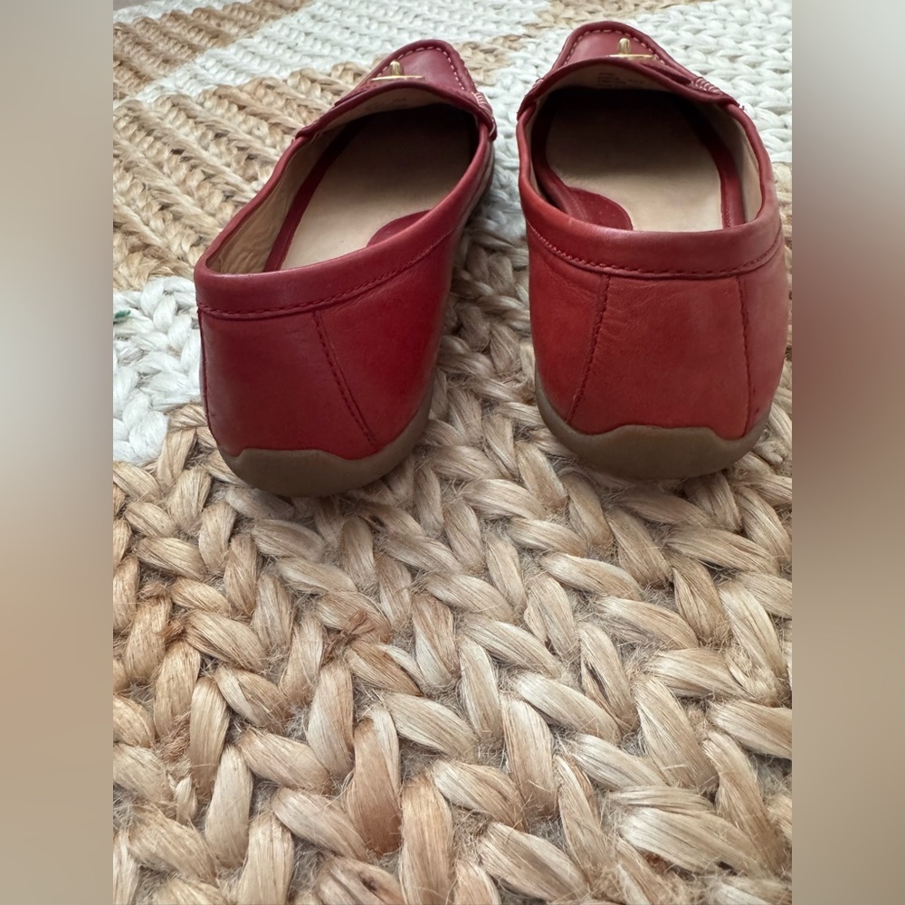 Coach Burgundy Red Darcie Leather Loafers with Gold Brass Lock Accent, 8.5 - Picture 4 of 6